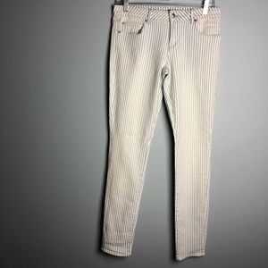 Articles of society used striped pant!